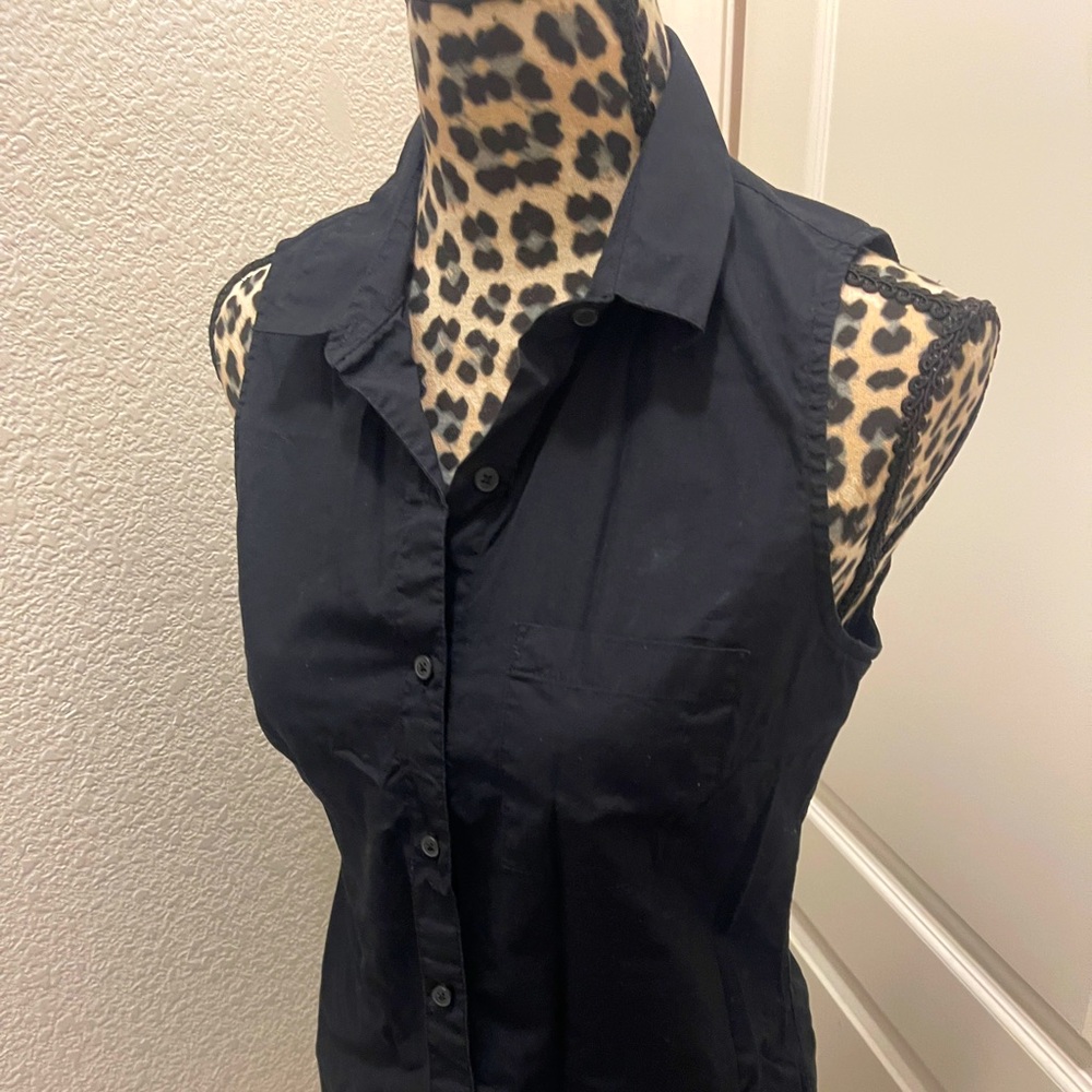BR black sleeveless button-down shirt, XS